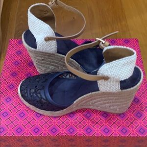 Tory Burch Lucia Lace Wedges Espadrilles in Navy